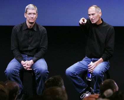  Tim Cook y Steve Jobs 