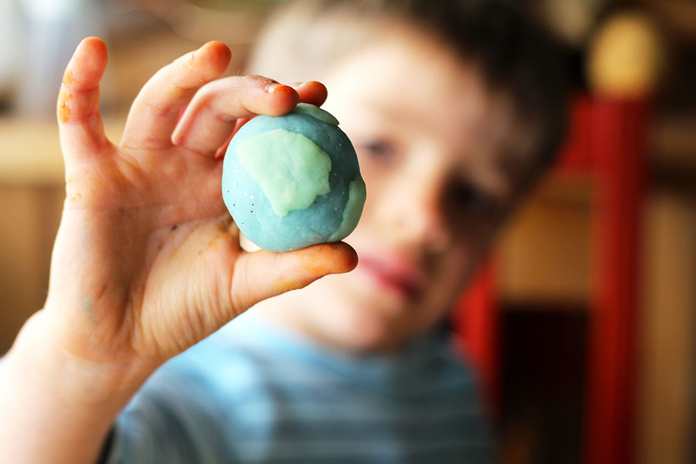 Cómo hacer plastilina casera en 10 minutos paso a paso